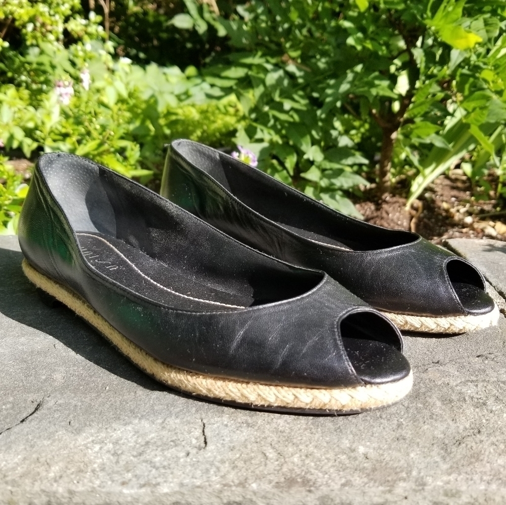 Unisa Sharon Leather Peep Toe Flats 7B